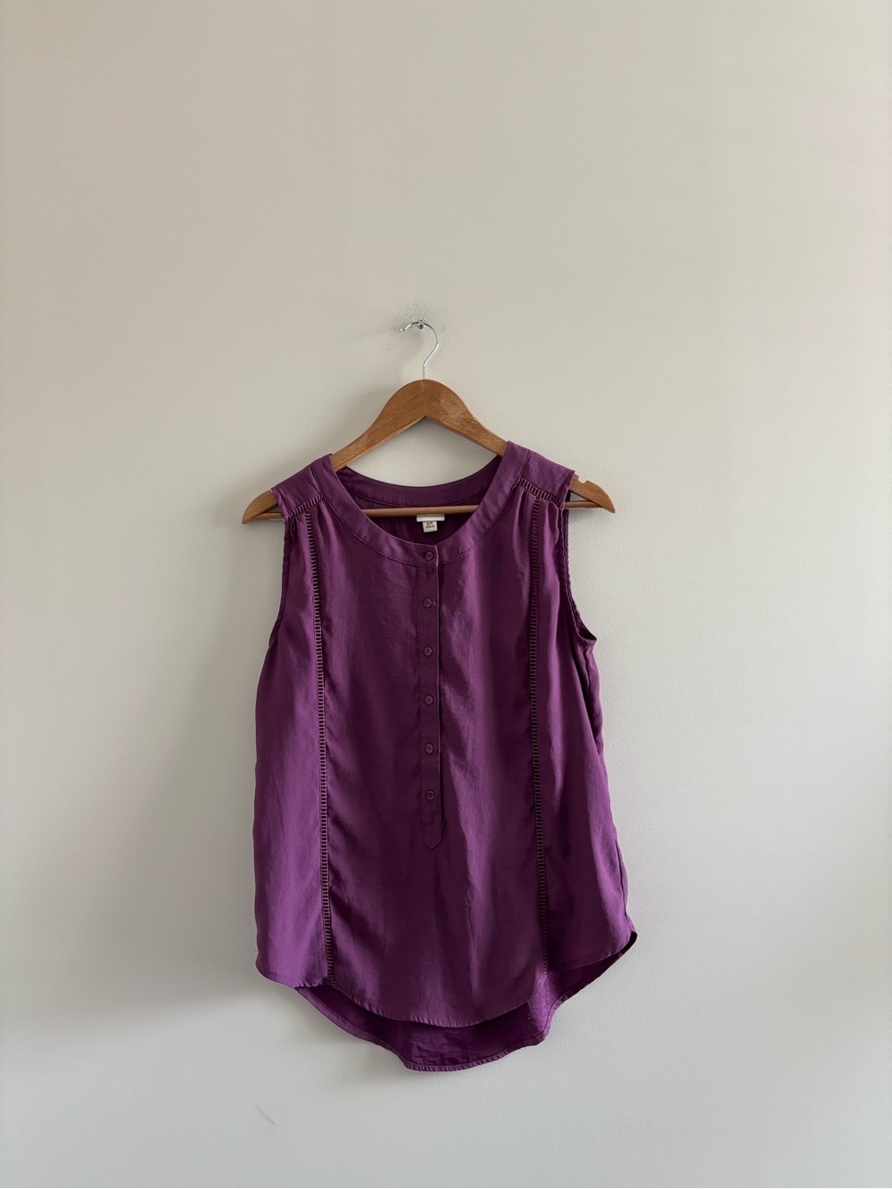 Merona Shell Top Blouse Sleeveless Purple Button Crochet Womens S Office Classic